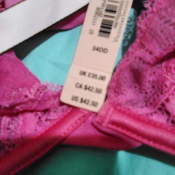 NEW Victoria's Secret Barbiecore Lace Bra - Picture 2 of 2